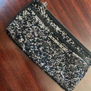 Cute sparkly VS clutch!👑